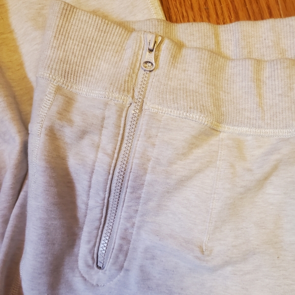 Lululemon Size 6 White Sweatpants/Joggers - Picture 3 of 4